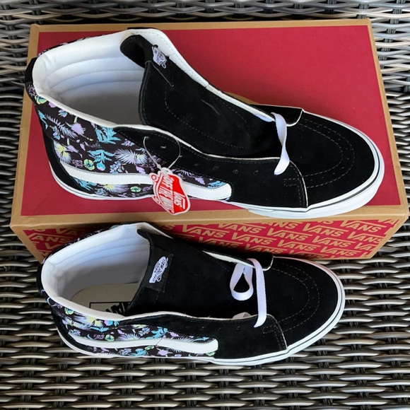 Vans WMNS Sk8-Hi Paradise Floral Black/True White Sneakers - Picture 5 of 16